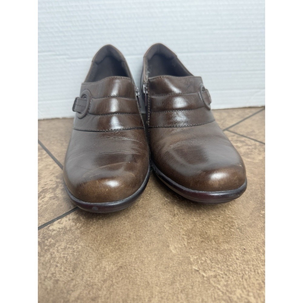 Clarks Boots Womens 9M Brown Ankle Booties Leather Heels Buckle Side Zip - Picture 2 of 9